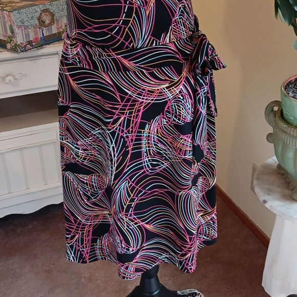 Vol.1 Wrap Front Dress. Abstract Graphics. Spirograph. Fit and Flare - Picture 3 of 9